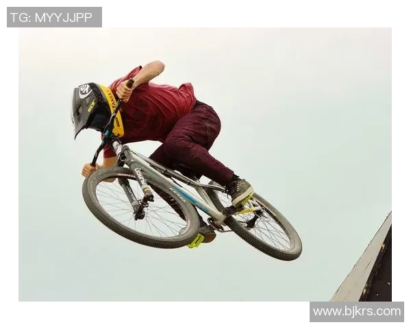 成都极限运动队的防反策略解析与热点趋势探讨